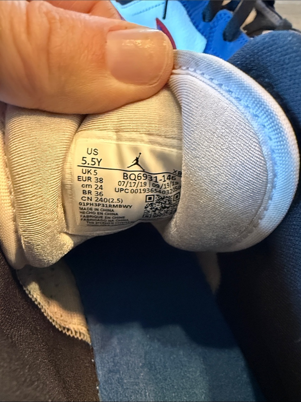 Jordan Kids' Nike High Tops Kids Size 5.5 - Picture 2 of 6